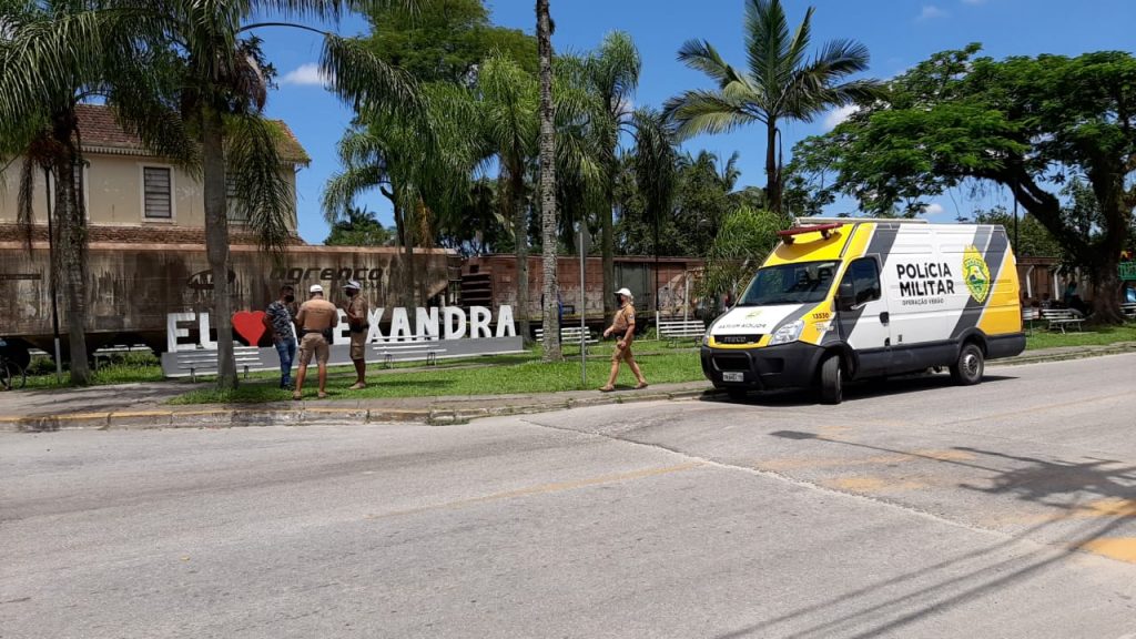 Homem morre após ser atingido por trem na região de Alexandra em