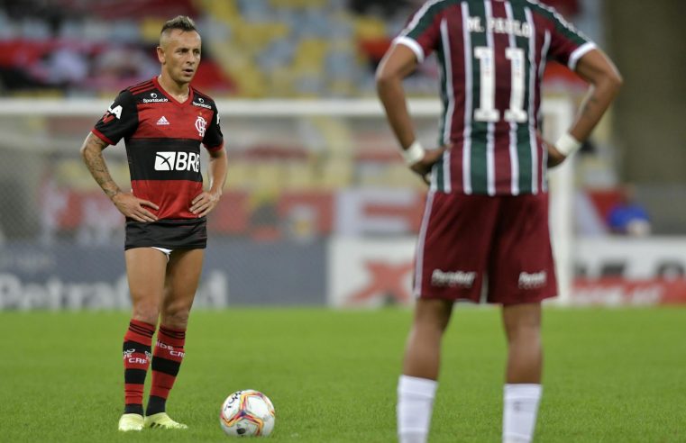 Rafinha deixa Flamengo para acertar com Olympiacos