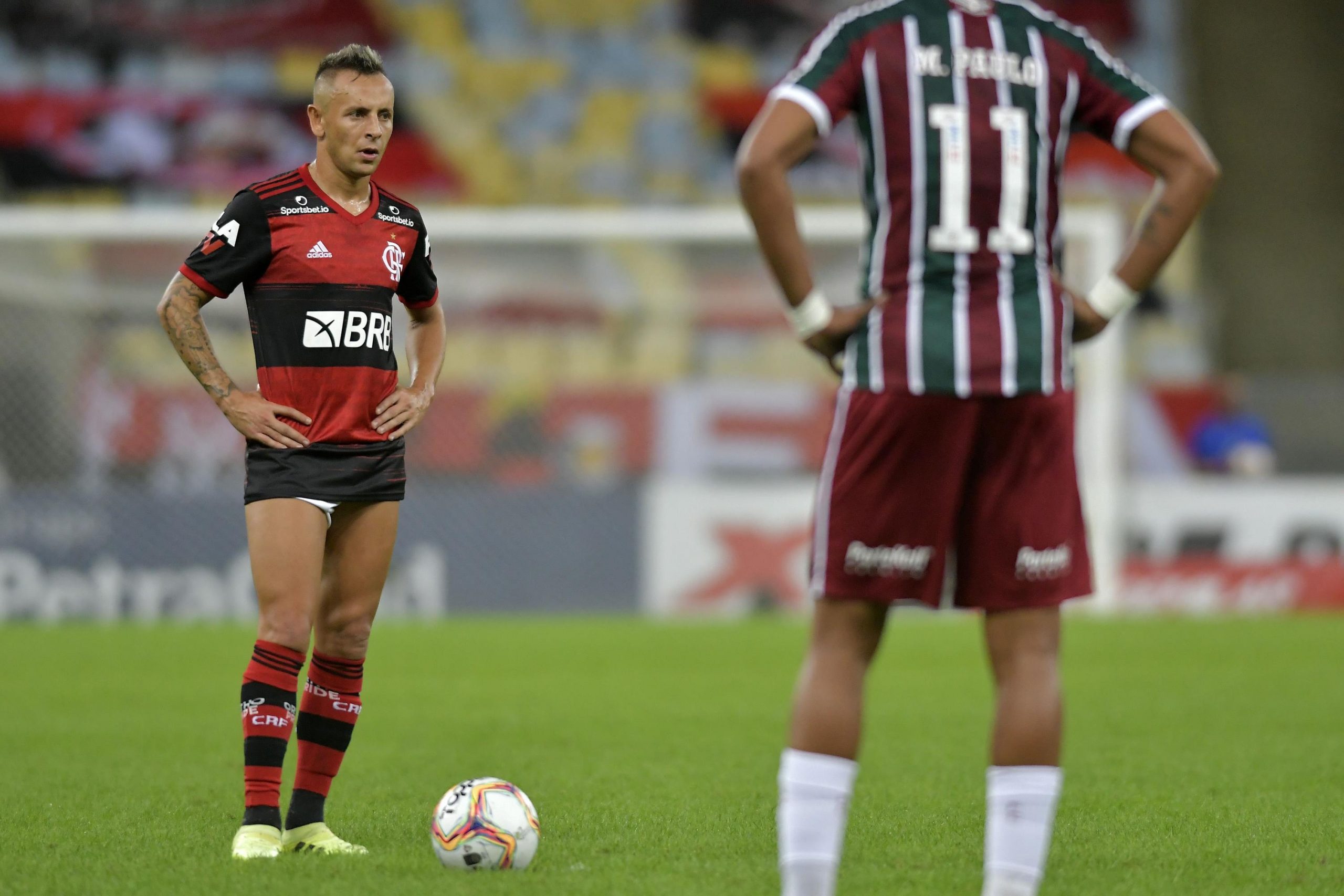 Ao contrário de Rafinha, Isla recusou o Olympiacos pelo Flamengo FlaResenha