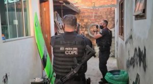 38bab314-sem-títulosd-300x165 Polícia Civil realiza operação contra receptação de produtos roubados em Matinhos