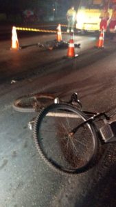 e9c667a5-2944-4a66-b062-4241fdf6008c-169x300 Ciclista morre atropelado por caminhão, em Paranaguá