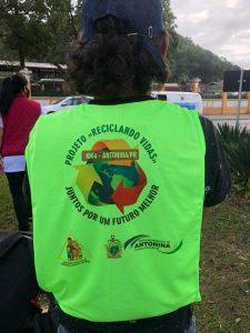 2f52682e-reciclando-vidas-02-225x300 Projeto Reciclando Vidas, em Antonina, visa melhorar a condição de pessoas em situação de vulnerabilidade social