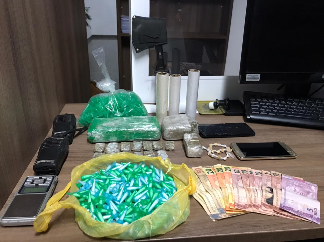 b517a6d3-1edf-41ce-bdac-95851d7879a5 Polícia Militar fecha ponto de tráfico de drogas em Matinhos; dois suspeitos foram presos
