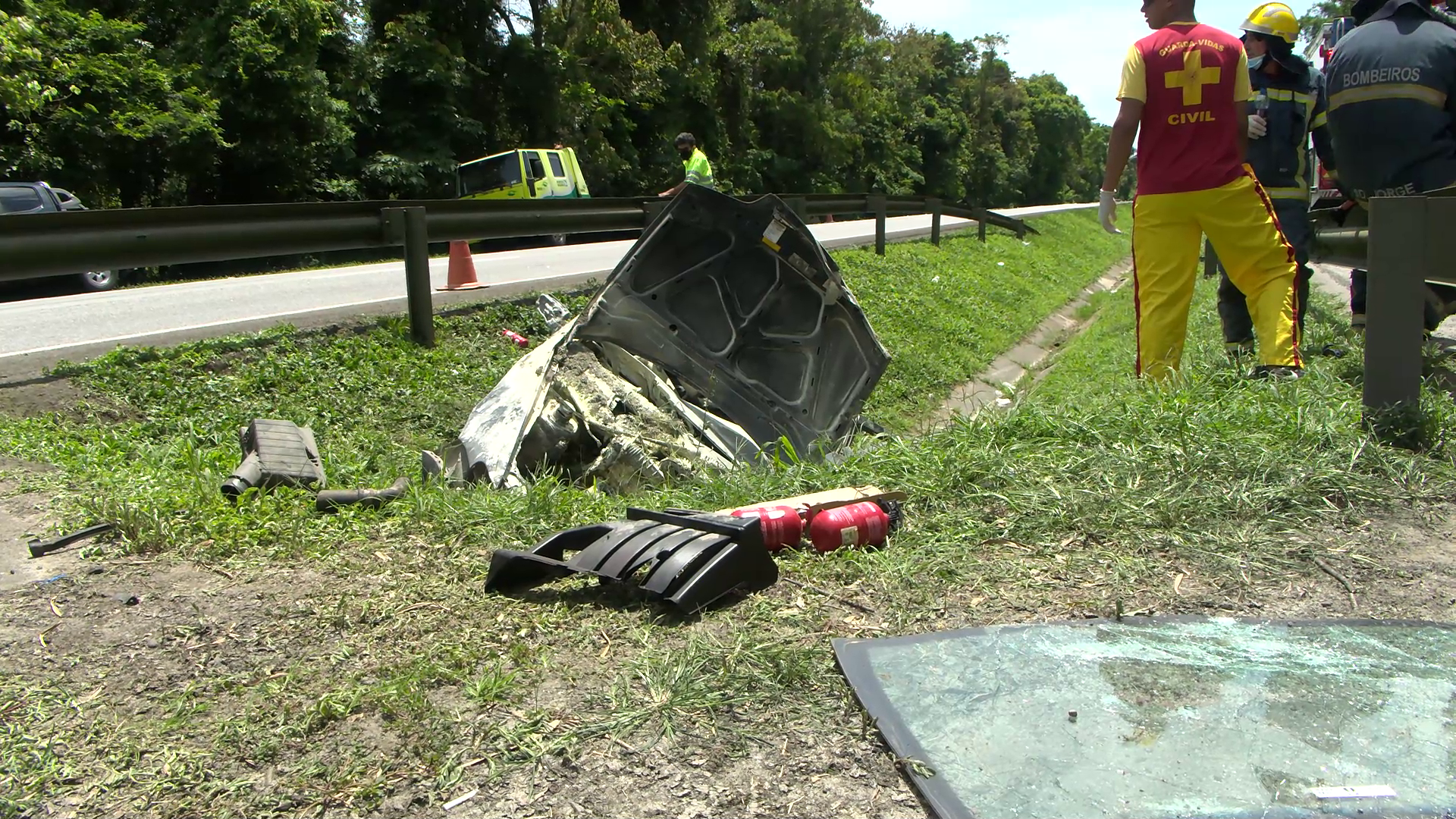 ecebd56e-vlcsnap-2021-11-16-16h52m35s114 Criança de dois anos e motorista de carro morrem em acidente na BR-277, em Paranaguá