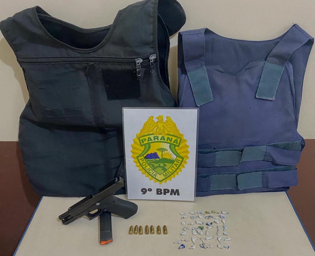 PM apreende arma, drogas e coletes balísticos em Paranaguá