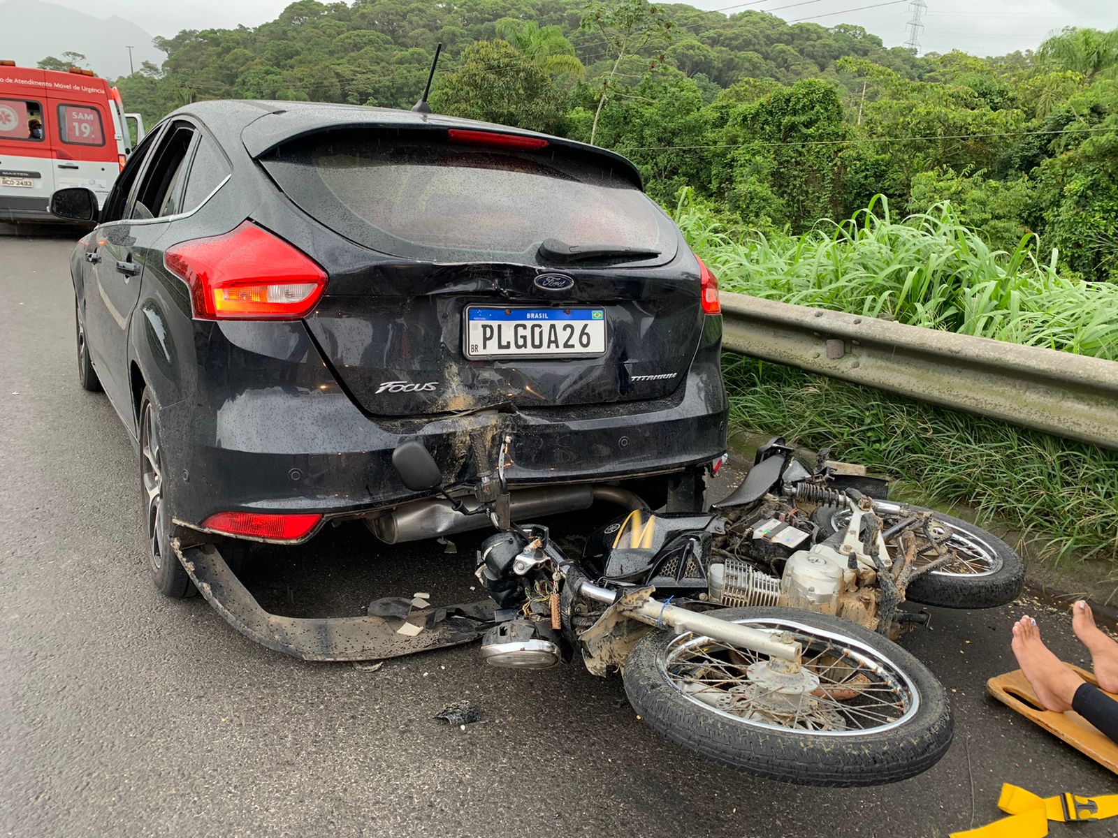 605cfa25-b3fb-41d3-9dda-775231594a90 Pane elétrica em motocicleta provoca acidente na BR-277, em Paranaguá