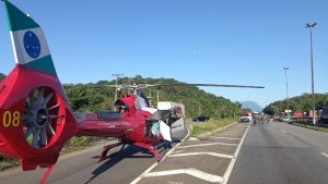 a5c34fb6-whatsapp-image-2022-02-19-at-07.27.19-300x169 Motociclista é socorrido de helicóptero na BR-277 após se envolver em grave acidente