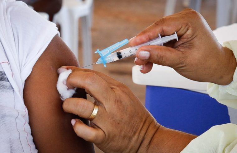 No dia D, Paranaguá aplicou mais de mil doses dos imunizantes contra a influenza e sarampo