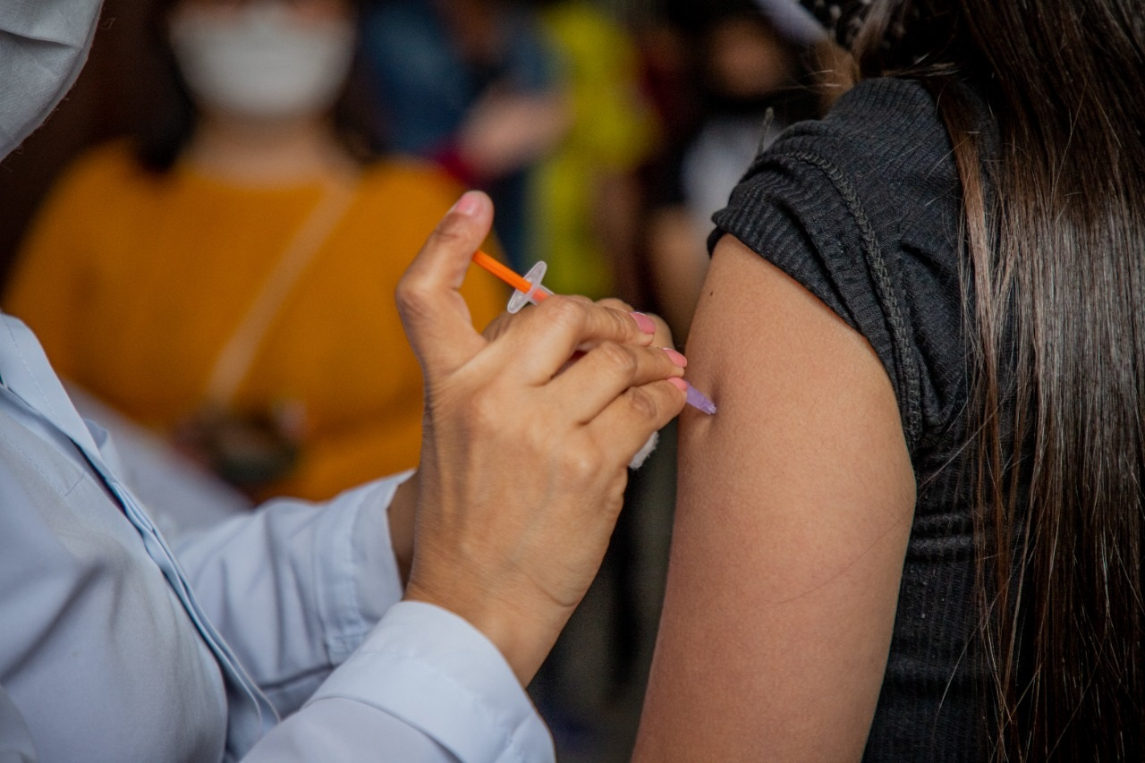Vacinação contra a Covid-19 contará com dois pontos fixos a partir desta segunda-feira