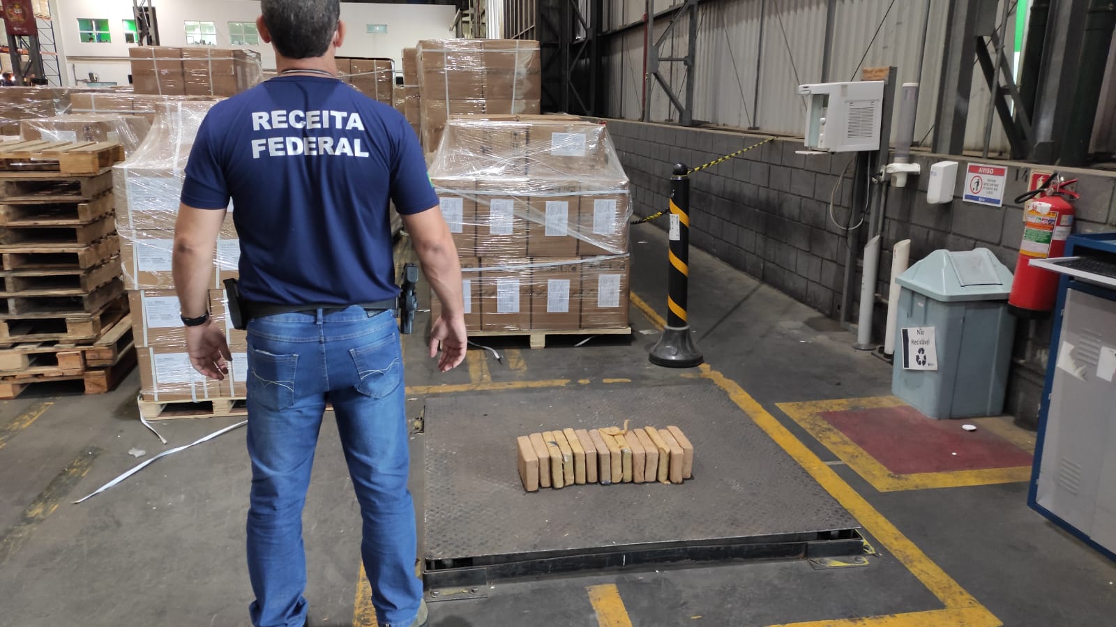 Receita Federal apreende mais de 15 Kg de cocaína em Paranaguá