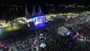 cf1b9804-11055-300x169 Santa Vibe e Tatau agitam a segunda noite de carnaval em Paranaguá