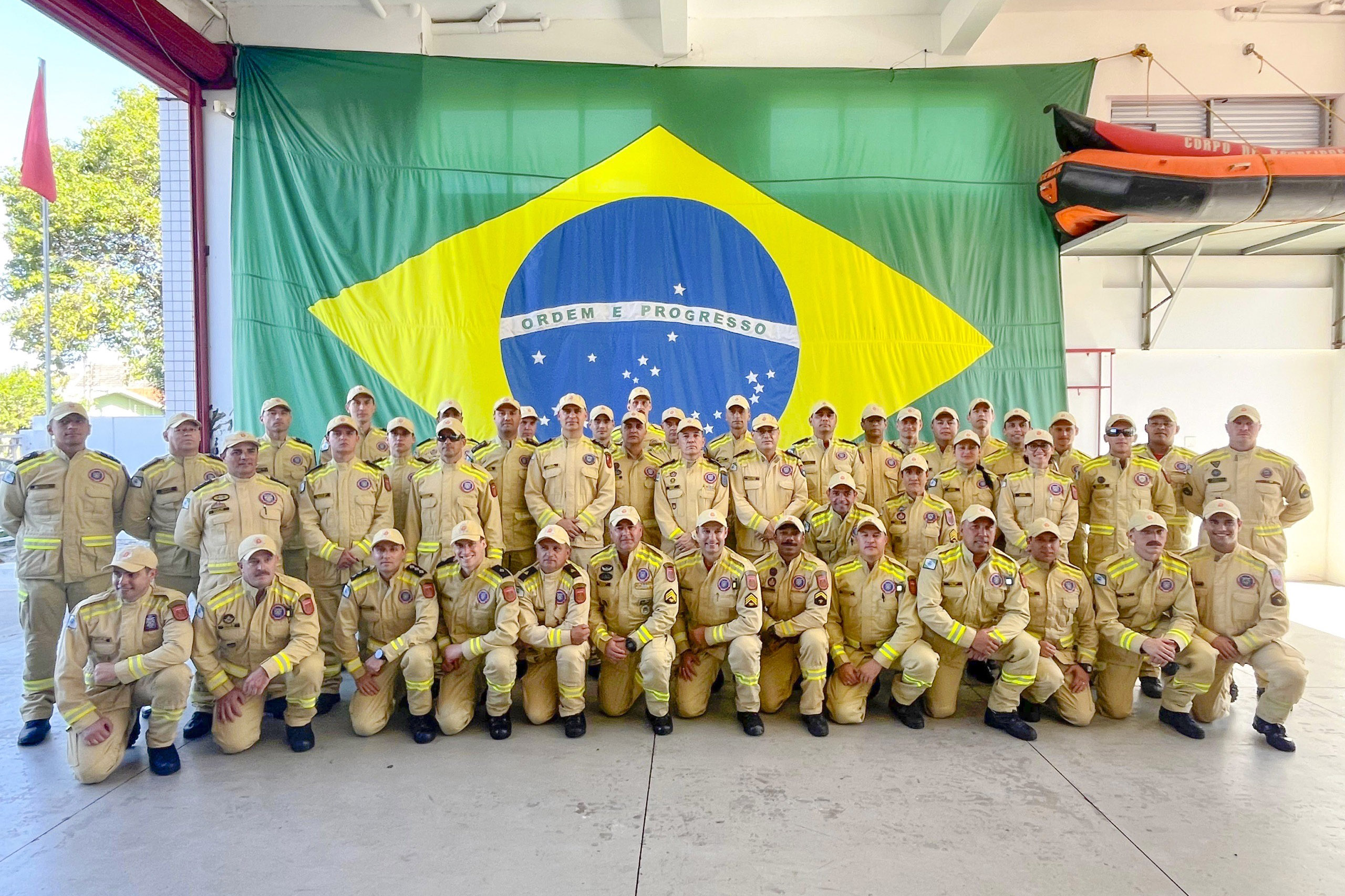 https://media.tvci.com.br/2024/10/2dc165ea-treinamento-bombeiros.jpg