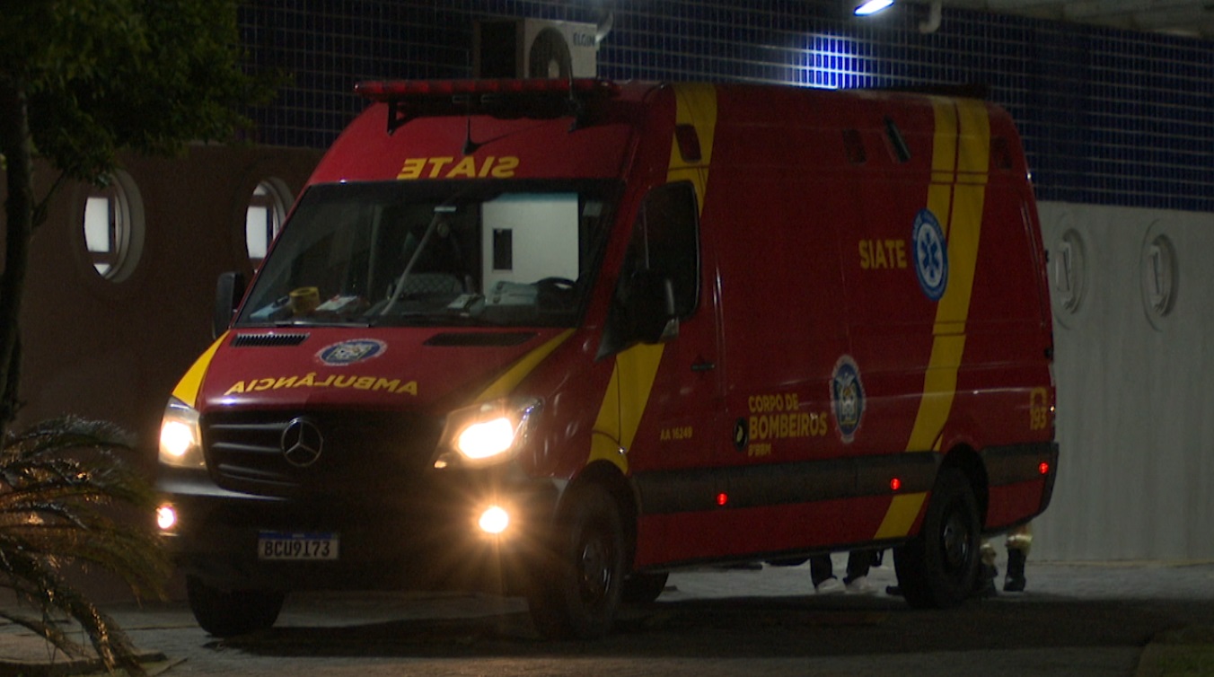 https://media.tvci.com.br/2025/10/2dc4cbbf-ambulancia-hrl.jpg
