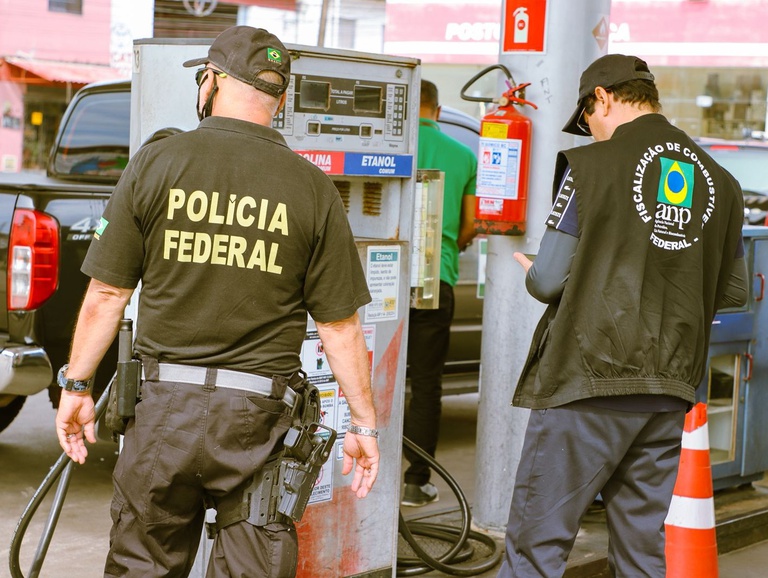https://media.tvci.com.br/2026/03/2fd12cb8-fiscalizacao-policia-federal.jpeg