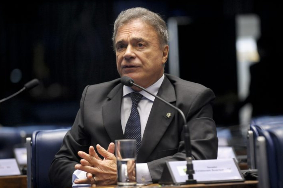https://media.tvci.com.br/2026/08/1904f41c-alvaro.png