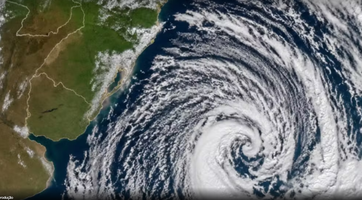 INMET monitora possível formação de ciclone bomba no Sul do Brasil; Paraná pode registrar temporais e ventos fortes